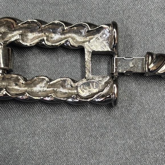 Elegant Silver Bracelet - Picture 4 of 4